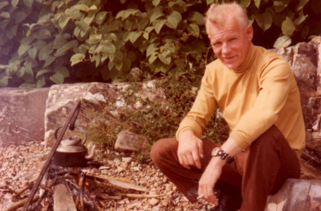Duncan-Williamson-Tinker's-tea-by-Loch-Fyne.jpg